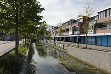 903088 Gezicht op het winkelcentrum Lunetten aan de Hondsrug te Utrecht.